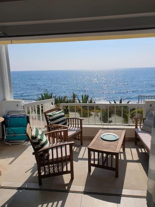 Front Mer - Sublime Appartement Moderne Et Confortable Estepona Exterior foto
